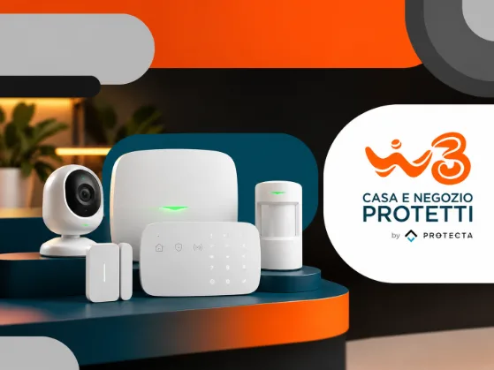 Sistema di sicurezza WINDTRE Casa e Negozio Protetti con telecamera, centralina, tastierino e sensori antifurto, su sfondo arancione e blu con logo Protecta.