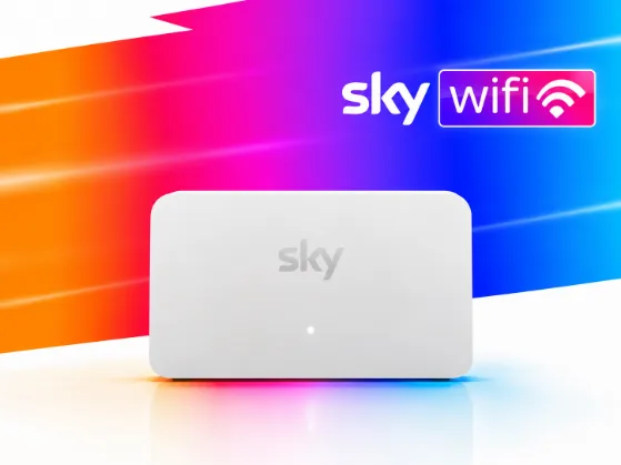 descrivi Router Sky WiFi bianco in primo piano su sfondo sfumato arancione, rosa, viola e blu, con logo Sky WiFi in alto a destra ed effetti luminosi che valorizzano il prodotto.